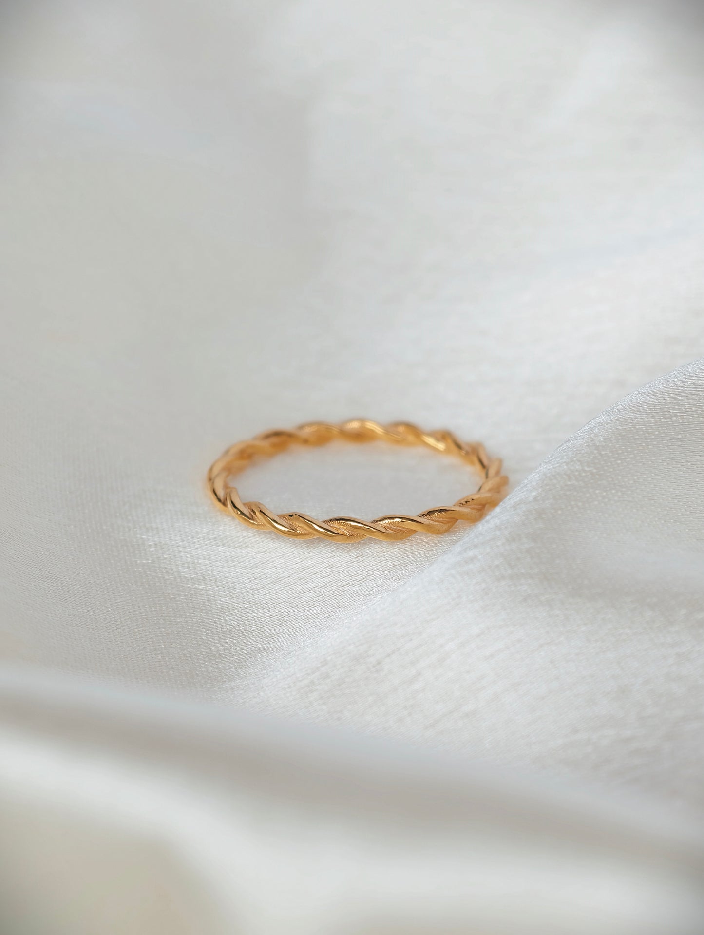 Eternal Twisted Ring